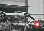 Standbild Ford Willow Run Flugzeuge Anlage Willow Run Michigan USA, 1945, aus Sekunde 55 historischem Filmmaterial Videoclip 65675076822