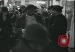 Standbild Mays Kleidungsstücke für Bedürftige Brooklyn New York City USA, 1934, aus Sekunde 25 historischem Filmmaterial Videoclip 65675076824
