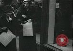 Standbild Mays Kleidungsstücke für Bedürftige Brooklyn New York City USA, 1934, aus Sekunde 34 historischem Filmmaterial Videoclip 65675076824