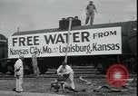 Image 'eau pour faire face à la sécheresse Louisburg Kansas USA, 1936, de la seconde 9 séquences d'archives historiques vidéo 65675076829
