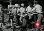 Image 'eau pour faire face à la sécheresse Louisburg Kansas USA, 1936, de la seconde 31 séquences d'archives historiques vidéo 65675076829