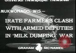 Standbild Milchbauern protestieren gegen Preise und dump Milch Mukwonago Wisconsin USA, 1933, aus Sekunde 4 historischem Filmmaterial Videoclip 65675076834