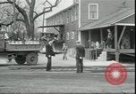 Standbild Milchbauern protestieren gegen Preise und dump Milch Mukwonago Wisconsin USA, 1933, aus Sekunde 21 historischem Filmmaterial Videoclip 65675076834