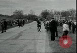 Standbild Milchbauern protestieren gegen Preise und dump Milch Mukwonago Wisconsin USA, 1933, aus Sekunde 32 historischem Filmmaterial Videoclip 65675076834