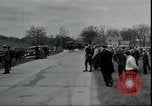 Standbild Milchbauern protestieren gegen Preise und dump Milch Mukwonago Wisconsin USA, 1933, aus Sekunde 33 historischem Filmmaterial Videoclip 65675076834
