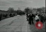 Standbild Milchbauern protestieren gegen Preise und dump Milch Mukwonago Wisconsin USA, 1933, aus Sekunde 35 historischem Filmmaterial Videoclip 65675076834