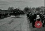 Standbild Milchbauern protestieren gegen Preise und dump Milch Mukwonago Wisconsin USA, 1933, aus Sekunde 37 historischem Filmmaterial Videoclip 65675076834
