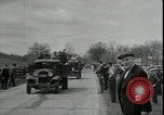 Standbild Milchbauern protestieren gegen Preise und dump Milch Mukwonago Wisconsin USA, 1933, aus Sekunde 42 historischem Filmmaterial Videoclip 65675076834
