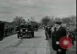Standbild Milchbauern protestieren gegen Preise und dump Milch Mukwonago Wisconsin USA, 1933, aus Sekunde 43 historischem Filmmaterial Videoclip 65675076834