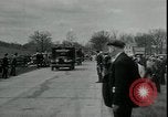 Standbild Milchbauern protestieren gegen Preise und dump Milch Mukwonago Wisconsin USA, 1933, aus Sekunde 44 historischem Filmmaterial Videoclip 65675076834
