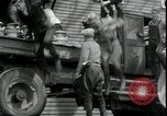 Standbild Milchbauern protestieren gegen Preise und dump Milch Mukwonago Wisconsin USA, 1933, aus Sekunde 49 historischem Filmmaterial Videoclip 65675076834
