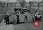 Standbild Milchbauern protestieren gegen Preise und dump Milch Mukwonago Wisconsin USA, 1933, aus Sekunde 59 historischem Filmmaterial Videoclip 65675076834