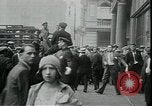 Standbild Arbeitslose gelten für Aufträge in der Großen Depression New York City USA, 1930, aus Sekunde 27 historischem Filmmaterial Videoclip 65675076850