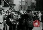 Standbild Arbeitslose gelten für Aufträge in der Großen Depression New York City USA, 1930, aus Sekunde 34 historischem Filmmaterial Videoclip 65675076850