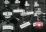 Immagine di I disoccupati nella grande depressione in cerca di lavoro New York City USA, 1930, secondo 7 filmato di repertorio 65675076851