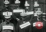 Immagine di I disoccupati nella grande depressione in cerca di lavoro New York City USA, 1930, secondo 9 filmato di repertorio 65675076851