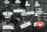 Immagine di I disoccupati nella grande depressione in cerca di lavoro New York City USA, 1930, secondo 10 filmato di repertorio 65675076851