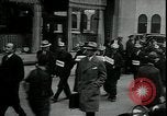 Immagine di I disoccupati nella grande depressione in cerca di lavoro New York City USA, 1930, secondo 20 filmato di repertorio 65675076851