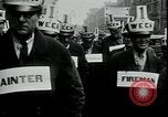 Immagine di I disoccupati nella grande depressione in cerca di lavoro New York City USA, 1930, secondo 27 filmato di repertorio 65675076851