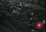 Immagine di Il popolo americano per il recupero carburante nella grande depressione Gary Indiana USA, 1931, secondo 11 filmato di repertorio 65675076859
