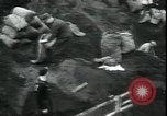 Immagine di Il popolo americano per il recupero carburante nella grande depressione Gary Indiana USA, 1931, secondo 18 filmato di repertorio 65675076859