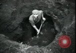 Immagine di Il popolo americano per il recupero carburante nella grande depressione Gary Indiana USA, 1931, secondo 36 filmato di repertorio 65675076859