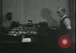 Image 'urgence imprimé de l'argent après faillite de banque en Grande dépression Raymond Washington USA, 1932, de la seconde 18 séquences d'archives historiques vidéo 65675076861