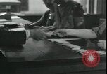 Image 'urgence imprimé de l'argent après faillite de banque en Grande dépression Raymond Washington USA, 1932, de la seconde 45 séquences d'archives historiques vidéo 65675076861