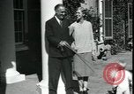 Image Franklin Delano Roosevelt avec petit-enfant et à la convention Chicago Illinois USA, 1932, de la seconde 4 séquences d'archives historiques vidéo 65675076864
