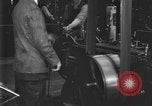 Image Des mesures de sécurité en usine United States USA, 1920, de la seconde 40 séquences d'archives historiques vidéo 65675076866