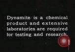 Image Fabrication de dynamite United States USA, 1925, de la seconde 5 séquences d'archives historiques vidéo 65675076919