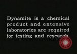 Image Fabrication de dynamite United States USA, 1925, de la seconde 7 séquences d'archives historiques vidéo 65675076919