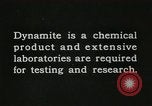 Image Fabrication de dynamite United States USA, 1925, de la seconde 9 séquences d'archives historiques vidéo 65675076919