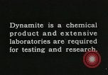 Image Fabrication de dynamite United States USA, 1925, de la seconde 11 séquences d'archives historiques vidéo 65675076919