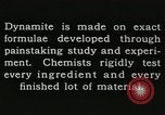 Image Fabrication de dynamite United States USA, 1925, de la seconde 53 séquences d'archives historiques vidéo 65675076919