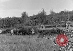 Standbild 30 Infanterie fortschreitende Zweiten Weltkrieg Pietravairano Italien, 1943, aus Sekunde 26 historischem Filmmaterial Videoclip 65675076935