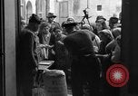 Immagine di Governo militare alleato officer Prata Sannita Italia, 1943, secondo 13 filmato di repertorio 65675076946