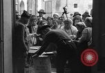 Immagine di Governo militare alleato officer Prata Sannita Italia, 1943, secondo 17 filmato di repertorio 65675076946