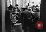 Immagine di Governo militare alleato officer Prata Sannita Italia, 1943, secondo 18 filmato di repertorio 65675076946