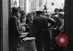 Immagine di Governo militare alleato officer Prata Sannita Italia, 1943, secondo 24 filmato di repertorio 65675076946