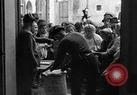 Immagine di Governo militare alleato officer Prata Sannita Italia, 1943, secondo 26 filmato di repertorio 65675076946