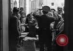Immagine di Governo militare alleato officer Prata Sannita Italia, 1943, secondo 34 filmato di repertorio 65675076946