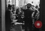 Immagine di Governo militare alleato officer Prata Sannita Italia, 1943, secondo 35 filmato di repertorio 65675076946