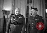 Standbild Offiziere Nordafrika, 1943, aus Sekunde 6 historischem Filmmaterial Videoclip 65675076948