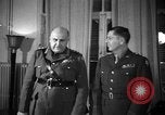 Standbild Offiziere Nordafrika, 1943, aus Sekunde 8 historischem Filmmaterial Videoclip 65675076948