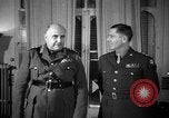 Standbild Offiziere Nordafrika, 1943, aus Sekunde 13 historischem Filmmaterial Videoclip 65675076948