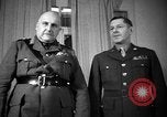 Standbild Offiziere Nordafrika, 1943, aus Sekunde 25 historischem Filmmaterial Videoclip 65675076948