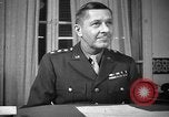 Standbild Offiziere Nordafrika, 1943, aus Sekunde 44 historischem Filmmaterial Videoclip 65675076948