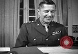 Standbild Offiziere Nordafrika, 1943, aus Sekunde 48 historischem Filmmaterial Videoclip 65675076948
