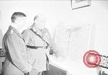 Standbild Offiziere Nordafrika, 1943, aus Sekunde 56 historischem Filmmaterial Videoclip 65675076948